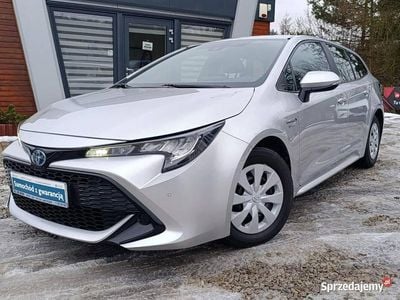 Srebrny (metalik) Używany 2020 Toyota Corolla Kombi | 64 900 zł (Uczciwa cena)