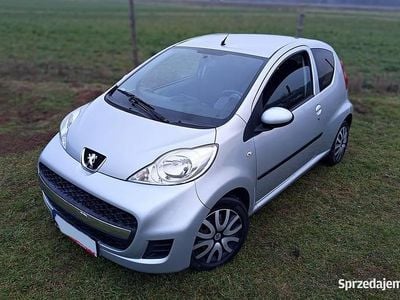 Srebrny Używany 2008 Peugeot 107 Hatchback | 9999 zł (Uczciwa cena)