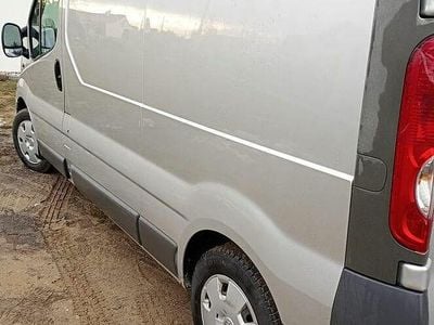 Używany Opel Vivaro 2007 Srebrny Minivan