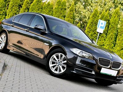 Szary (metalik, perła) Używany 2015 BMW 518 Sedan/Limuzyna | 62 900 zł