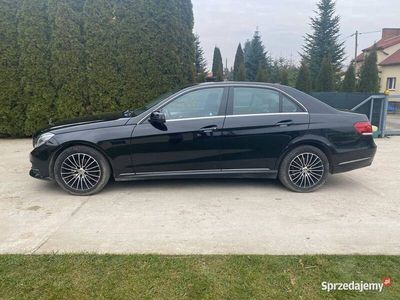 Używany Mercedes E220 170 KM (125 kW) 2015 Czarny Sedan/Limuzyna