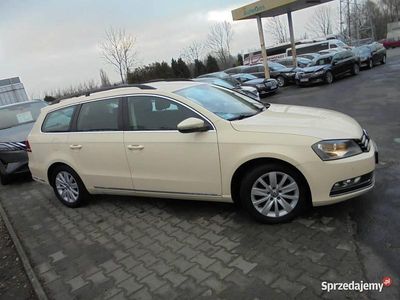 Żółty Używany 2013 VW Passat Kombi | 17 000 zł (Drogi)