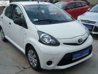 Używany Toyota Aygo 68 KM (50 kW) 2012 Biały Hatchback