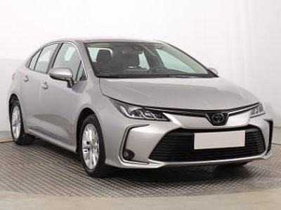 Srebrny Używany 2022 Toyota Corolla Sedan/Limuzyna | 65 999 zł (Uczciwa cena)