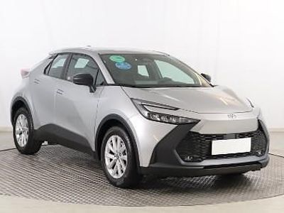 Srebrny Używany 2024 Toyota C-HR SUV | 112 999 zł (Dość drogi)