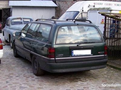Zielony Używany 1993 Opel Omega Kombi | 3750 zł