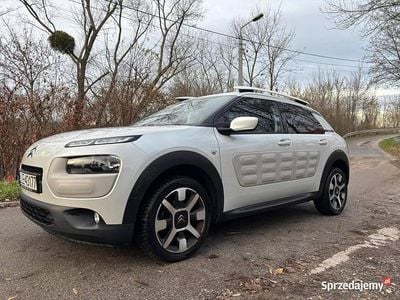 Biały Używany 2017 Citroën C4 Cactus Hatchback | 35 900 zł (Uczciwa cena)