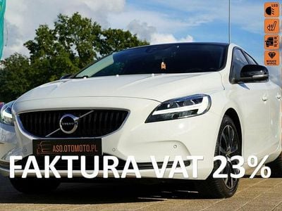 Używany Volvo V40 150 KM (110 kW) 2020 Biały (metalik, perła) Kombi