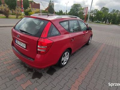 Czerwony Używany 2007 Kia Ceed Hatchback | 8000 zł
