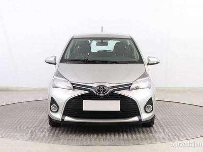Używany Toyota Yaris 99 KM (72 kW) 2016 Srebrny Hatchback