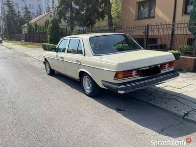 Używany 1978 Mercedes E300 | 67 500 zł