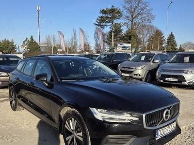 Używany Volvo V60 2018 Czarny Kombi