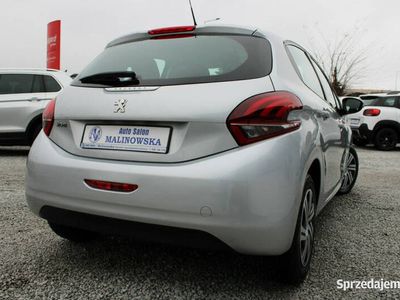 używany Peugeot 208 1.6dm 100KM 2017r. 81 000km