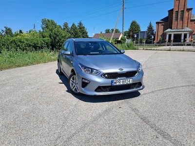 Srebrny Używany 2021 Kia Ceed Hatchback | 55 900 zł (Dość drogi)