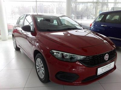 Używany Fiat Tipo 95 KM (69 kW) 2018 Czerwony (metalik) Sedan/Limuzyna