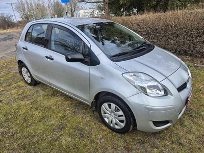 Używany Toyota Yaris 2009 Srebrny Hatchback