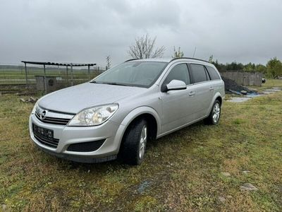 używany Opel Astra 1.7dm 110KM 2011r. 139 000km