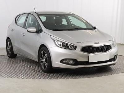 Srebrny Używany 2012 Kia Ceed Hatchback | 25 999 zł (Uczciwa cena)