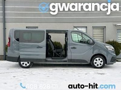 Szary Używany 2024 Renault Trafic Minivan | 129 900 zł (Dobra cena)