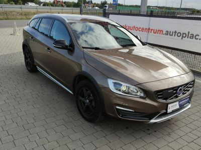 używany Volvo V60 CC 2dm 150KM 2015r. 201 200km