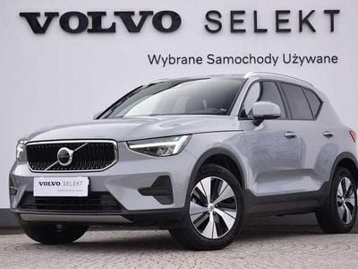 Szary Używany 2024 Volvo XC40 SUV | 139 900 zł (Uczciwa cena)