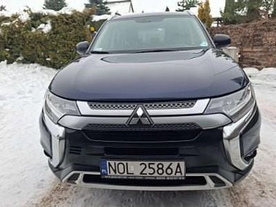 Używany Mitsubishi Outlander 150 KM (110 kW) 2020 Niebieski SUV