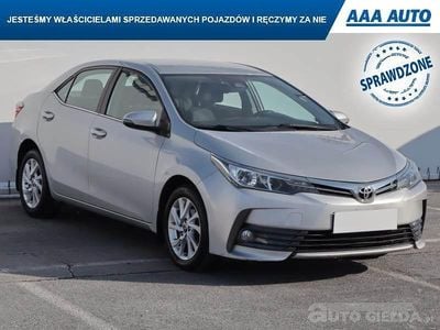Używany Toyota Corolla 132 KM (97 kW) 2017 Srebrny