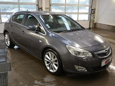 Używany Opel Astra 125 KM (91 kW) 2010 Szary Hatchback