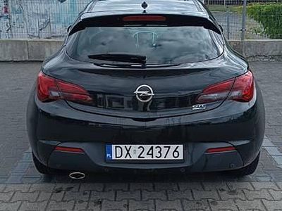 Używany Opel Astra 2014 Czarny Hatchback
