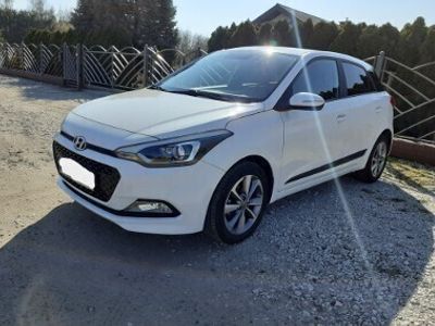 Biały Używany 2016 Hyundai i20 Comfort Hatchback | 42 900 zł (Dość drogi)