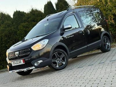 Używany Dacia Dokker Stepway 90 KM (66 kW) 2017 Czarny (metalik) Minivan