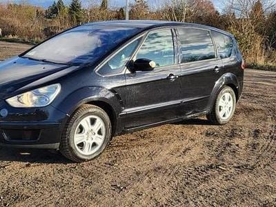 Czarny Używany 2007 Ford S-MAX Minivan | 13 800 zł (Uczciwa cena)