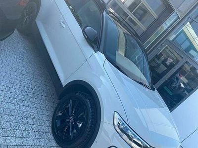 Używany VW T-Roc Style 150 KM (110 kW) 2024 Szary SUV