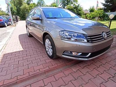 Złoty Używany 2012 VW Passat R Sedan/Limuzyna | 28 900 zł