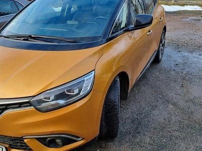 Używany Renault Scénic IV 2017 Żółtozłoty Minivan