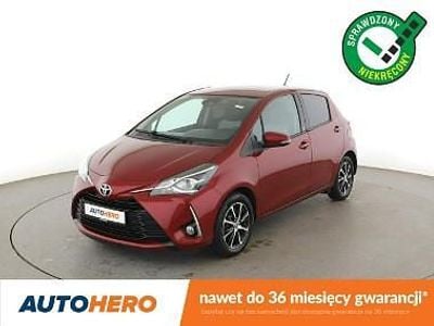 Używany Toyota Yaris 111 KM (81 kW) 2017 Bordowy Hatchback