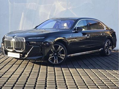 Czarny szafir metalizowany Używany 2022 BMW 740L Comfort Edition Sedan/Limuzyna | 399 000 zł