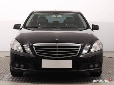 Używany Mercedes E200 2011 Czarny Sedan/Limuzyna