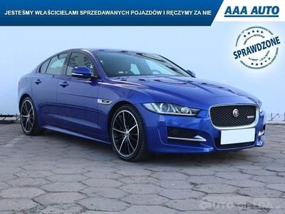 Używany Jaguar XE 2016 Błękitny Sedan/Limuzyna