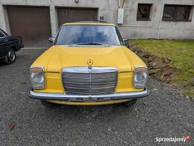 Używany 1976 Mercedes W114 Sedan/Limuzyna | 15 000 zł