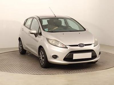Używany Ford Fiesta 82 KM (60 kW) 2009 Srebrny Hatchback