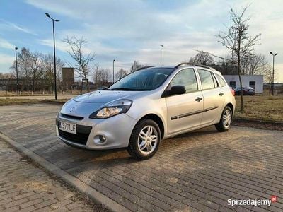 Używany Renault Clio GrandTour 2010 Srebrny Kombi