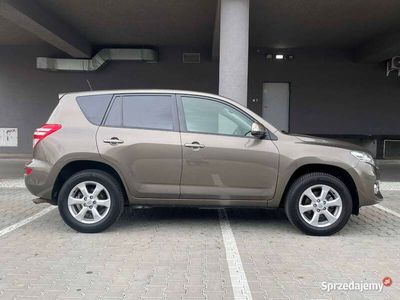 używany Toyota RAV4 2.0 VVT-i Premium benzyna