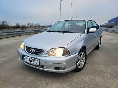 używany Toyota Avensis I