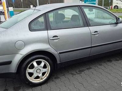 Złoty Używany 2004 VW Passat Sedan/Limuzyna | 4850 zł (Uczciwa cena)