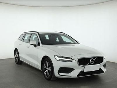 Używany Volvo V60 150 KM (110 kW) 2019 Biały Kombi