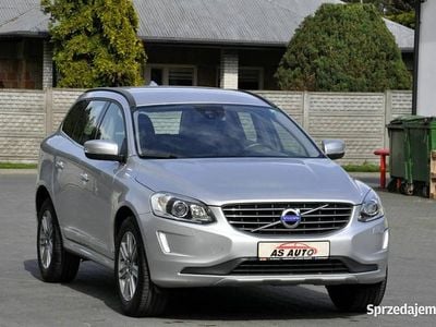 Srebrny Używany 2016 Volvo XC60 Momentum SUV | 62 900 zł (Dobra cena)