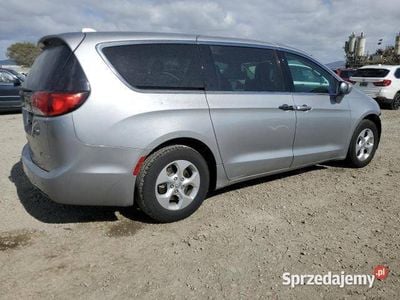 Używany 2018 Chrysler Pacifica SUV | 16 335 zł