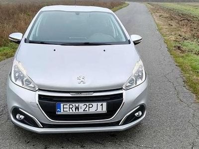 Srebrny Używany 2017 Peugeot 208 Hatchback | 26 700 zł (Uczciwa cena)