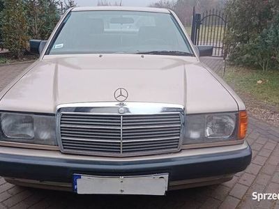 Mercedes E200